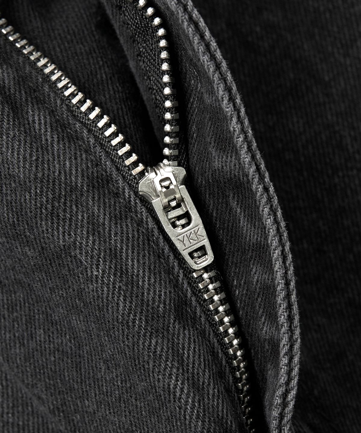토피(TOFFEE) 워시드 하프 데님 팬츠 (DEEP GREY)