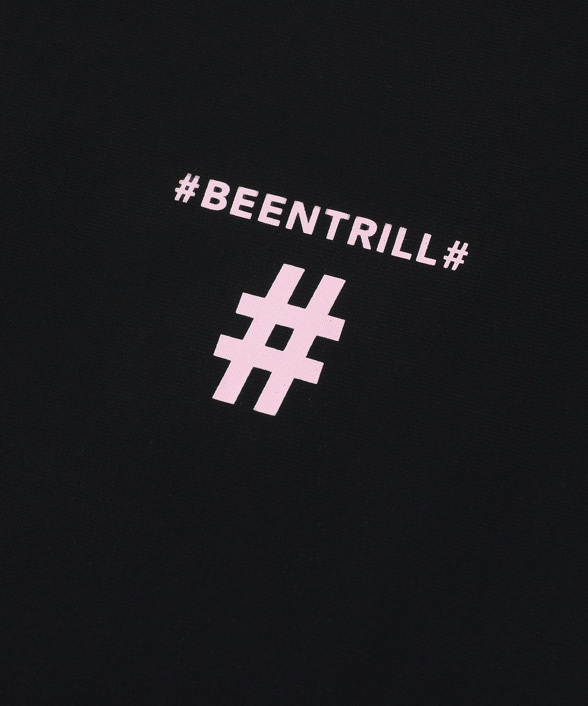 빈트릴(BEENTRILL) 라운드넥 뒷트임 스트링 오버핏 원피스(블랙)