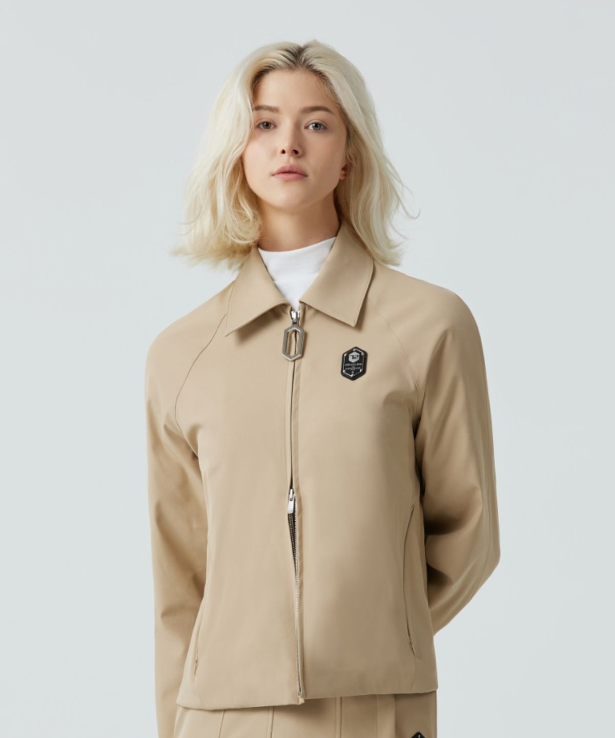 칠씨비(CHILLSEABEE) [CARA]Two way zipped collar jacket.