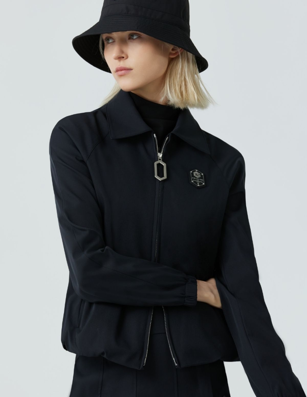 칠씨비(CHILLSEABEE) [CARA]Two way zipped collar jacket.