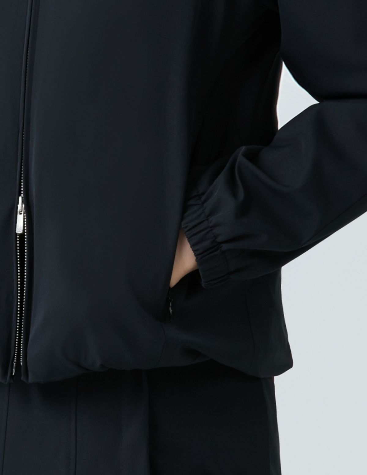 칠씨비(CHILLSEABEE) [CARA]Two way zipped collar jacket.