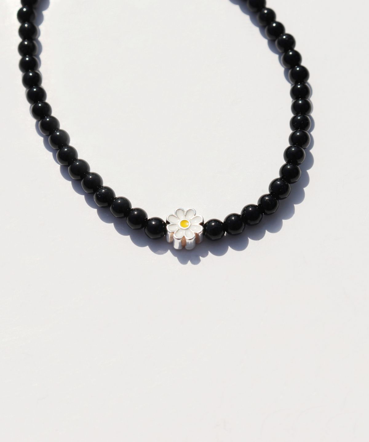 봉보(BONBEAU) MY daisy charm onyx Bracelet 실버925 데이지 참 블랙 오닉스 팔찌