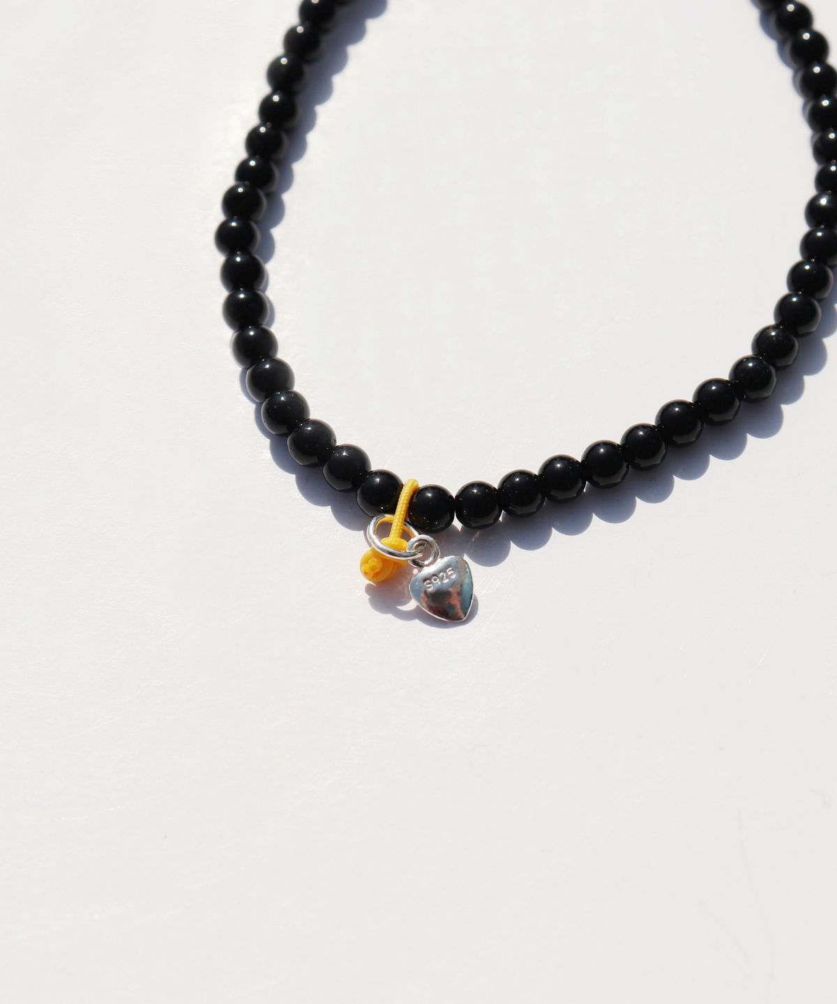 봉보(BONBEAU) MY daisy charm onyx Bracelet 실버925 데이지 참 블랙 오닉스 팔찌
