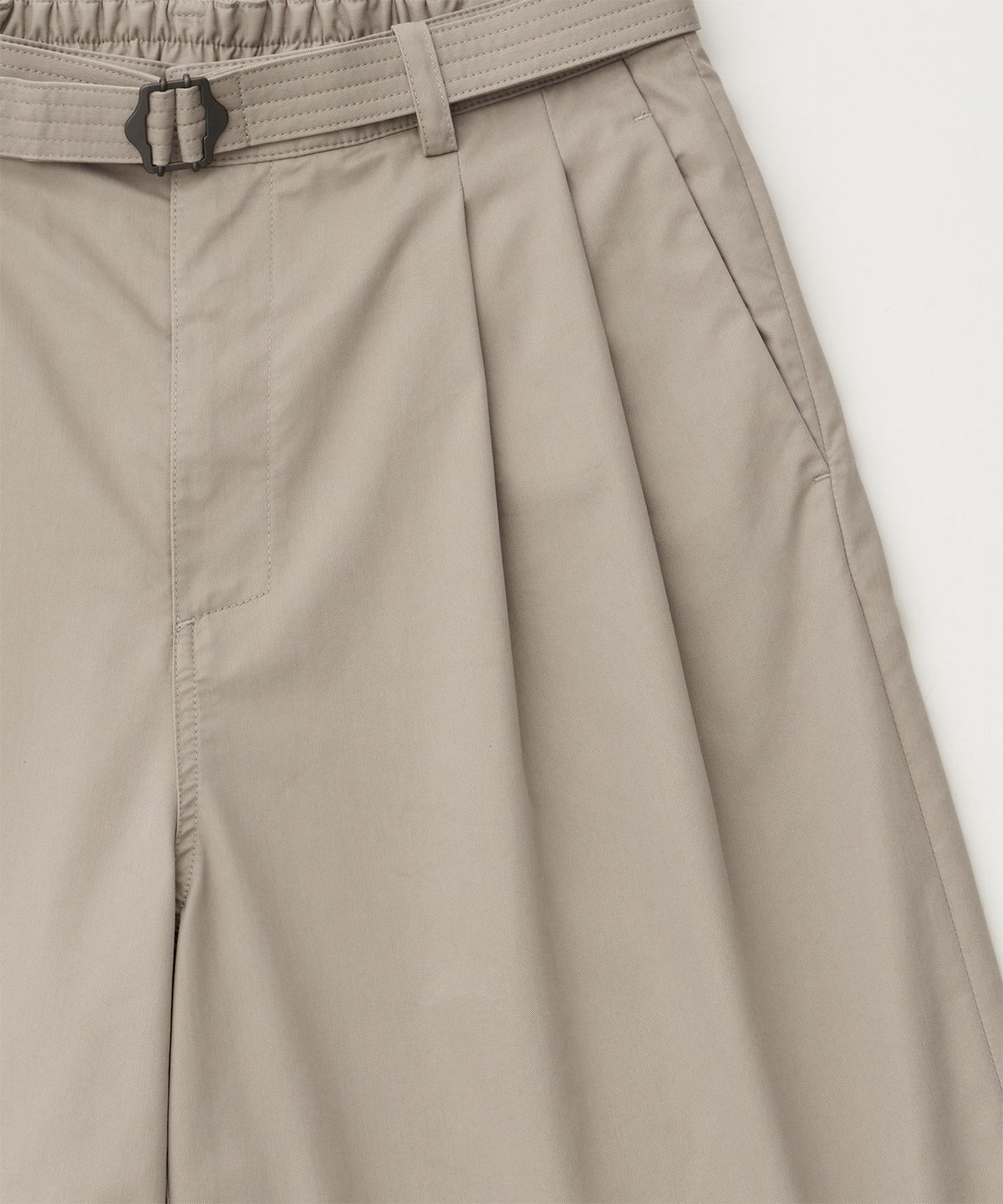 어나더 오피스(ANOTHER OFFICE) Hemingway Bermuda Pants (Universal-Khaki)