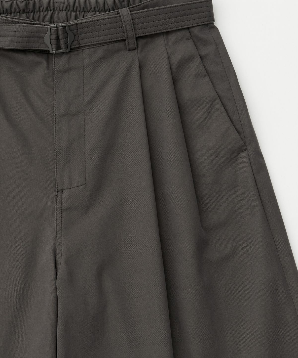 어나더 오피스(ANOTHER OFFICE) Hemingway Bermuda Pants (Graphite)