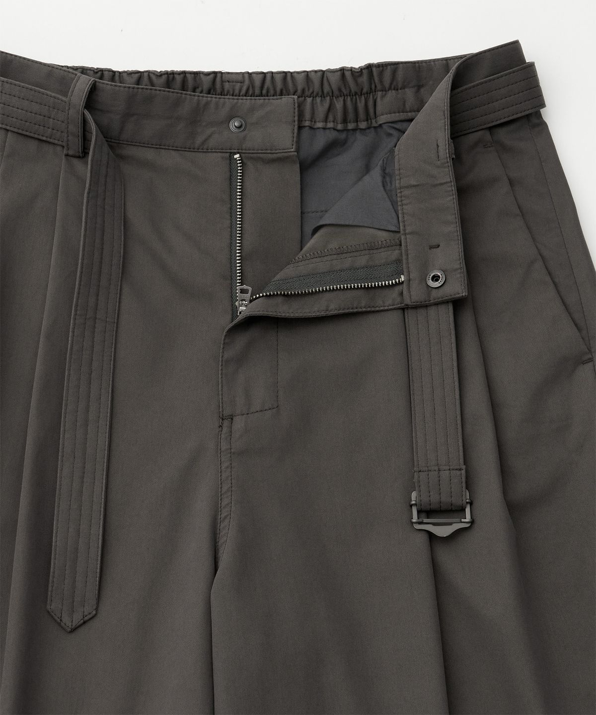어나더 오피스(ANOTHER OFFICE) Hemingway Bermuda Pants (Graphite)