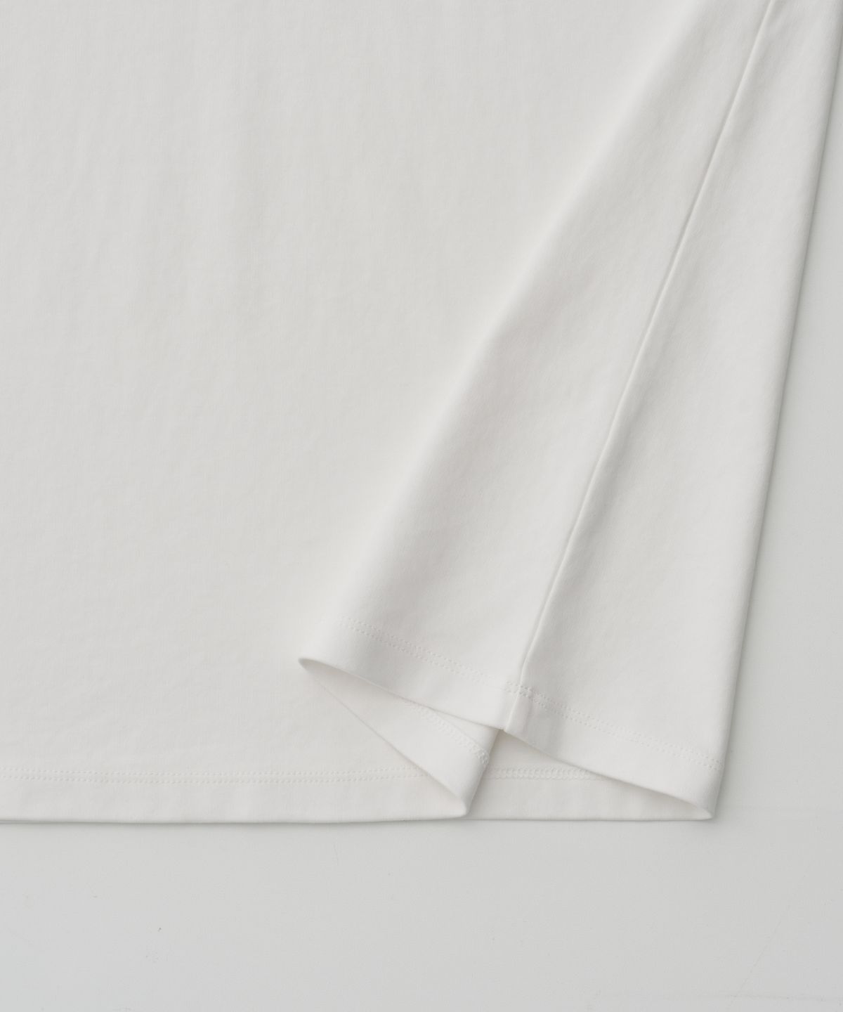 어나더 오피스(ANOTHER OFFICE) Basis Tee (Off White)