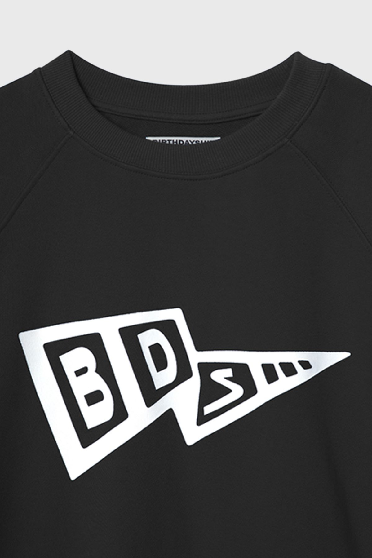 벌스데이수트(BIRTHDAYSUIT) EXCLUSIVE_FLAG SWEAT (BLACK)