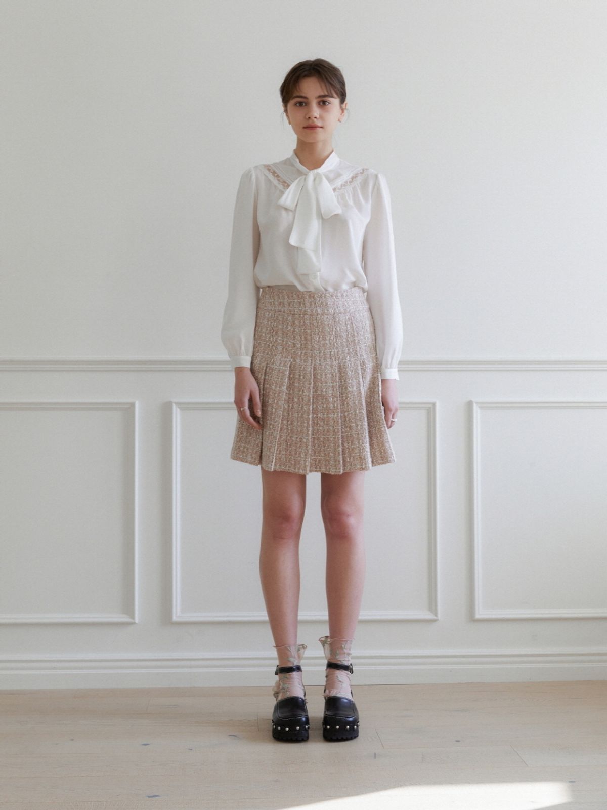 나루강(NARU KANG) White Lace tie blouse