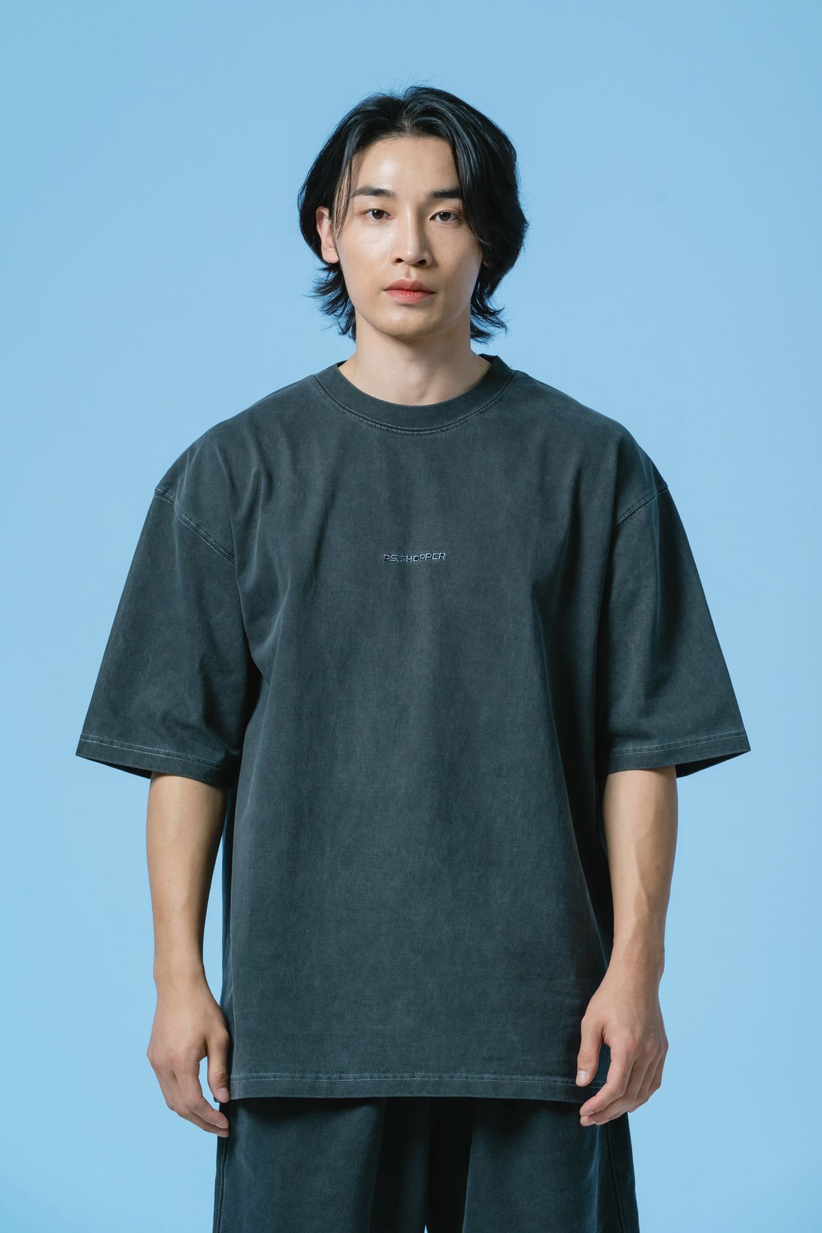 피에스쇼퍼(PSSHOPPER) 피그먼트 뒤판 절개 숏슬리브(반팔티셔츠) [다크그레이]