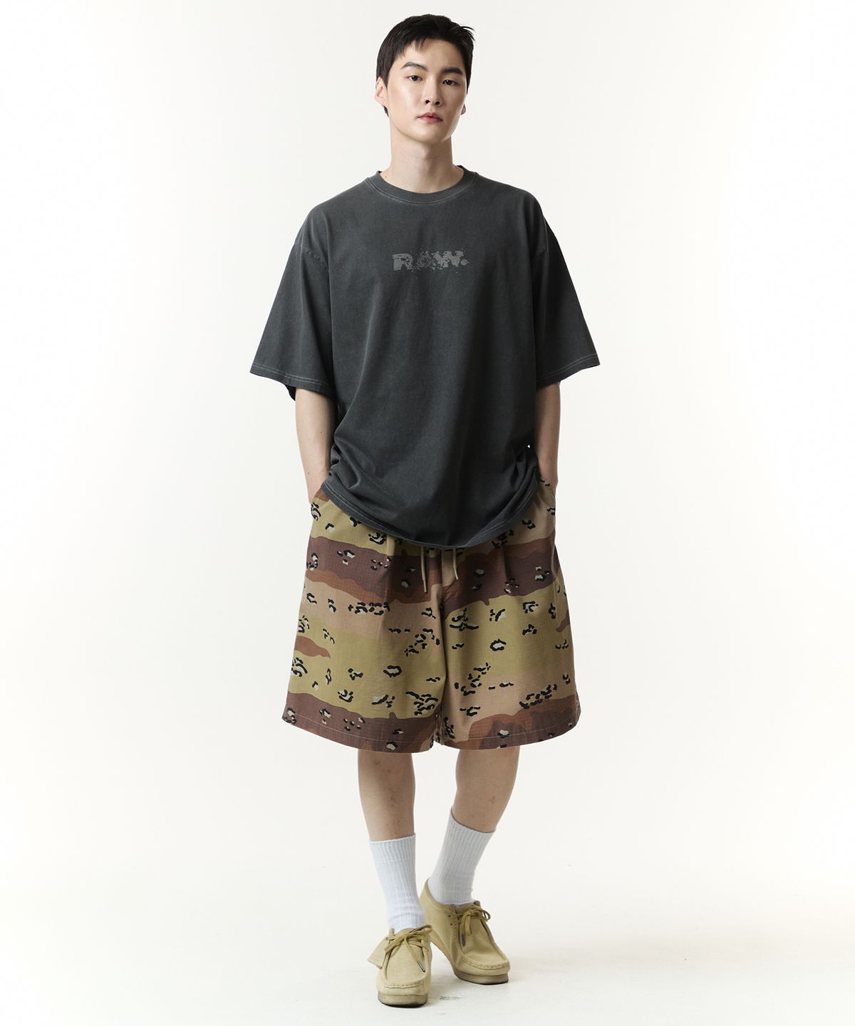 로우랩(RAW LAB) RAW  건로고 피그먼트 반팔 티셔츠 (챠콜)