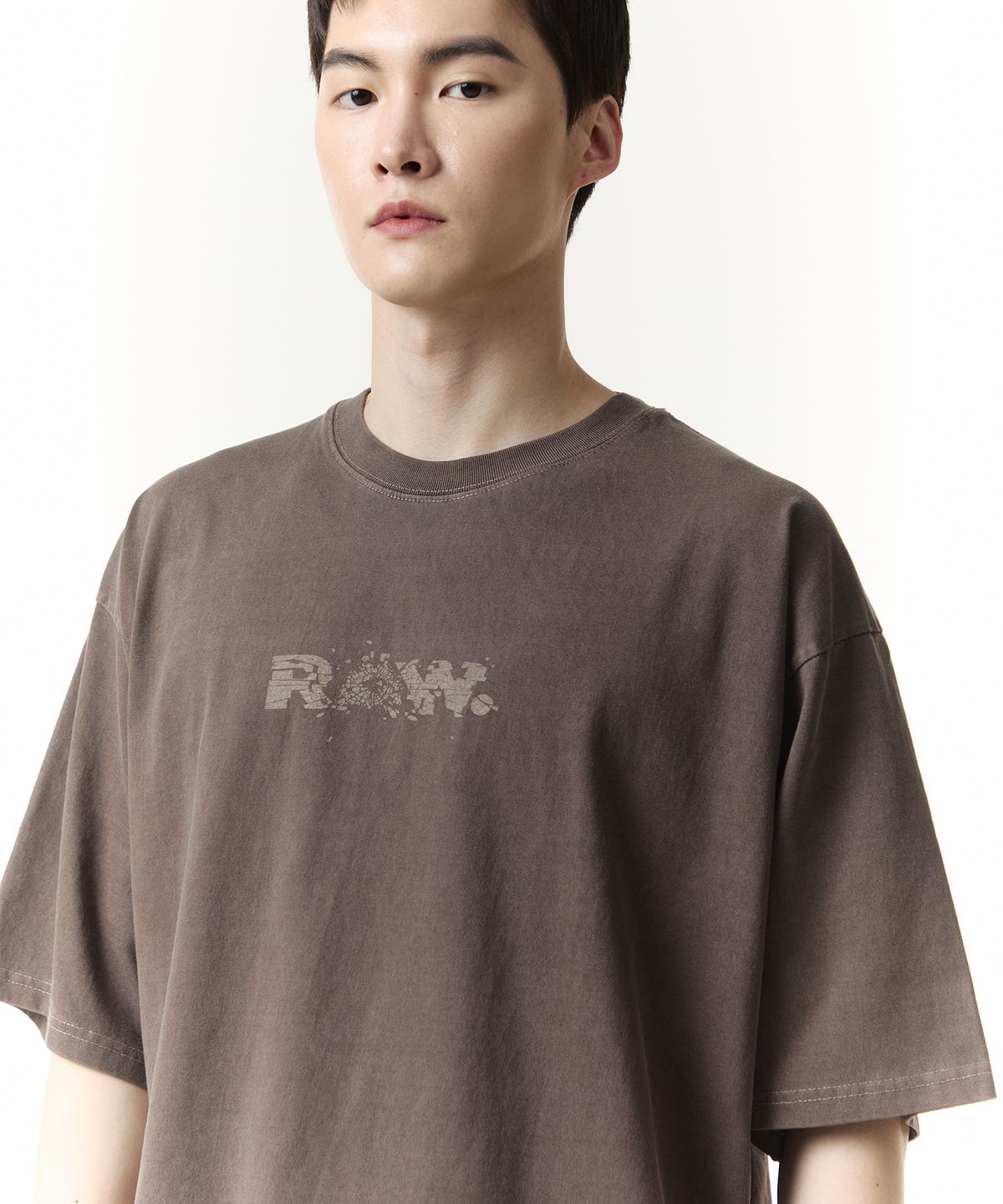 로우랩(RAW LAB) RAW  건로고 피그먼트 반팔 티셔츠 (브라운)