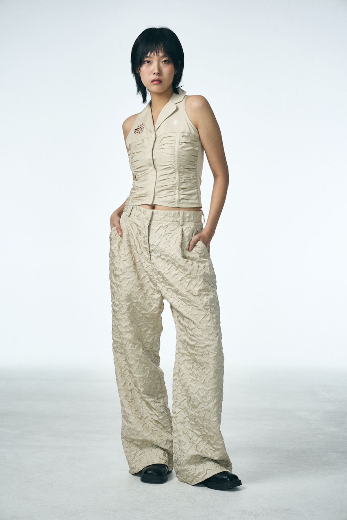페노메논시퍼(PHENOMENON SEEPER) 333 SHIRRING SLEEVELESS SHIRT_BEIGE