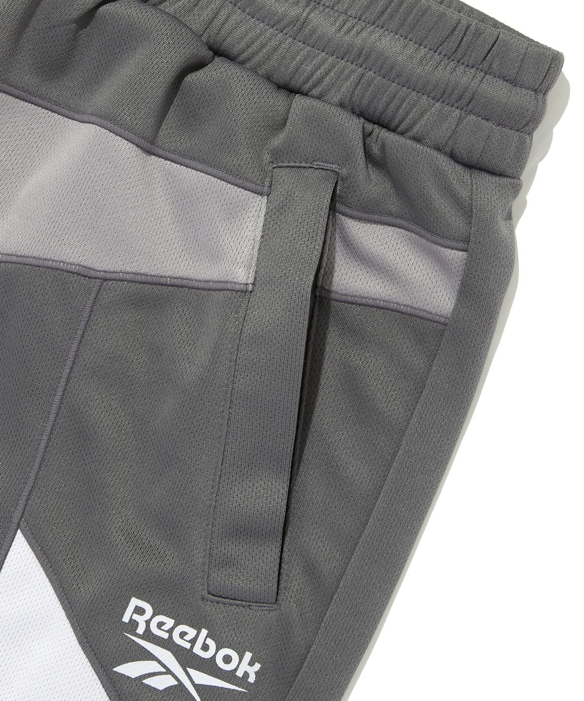 리복(REEBOK) 패널드 벡터 메쉬 쇼츠 - 그레이