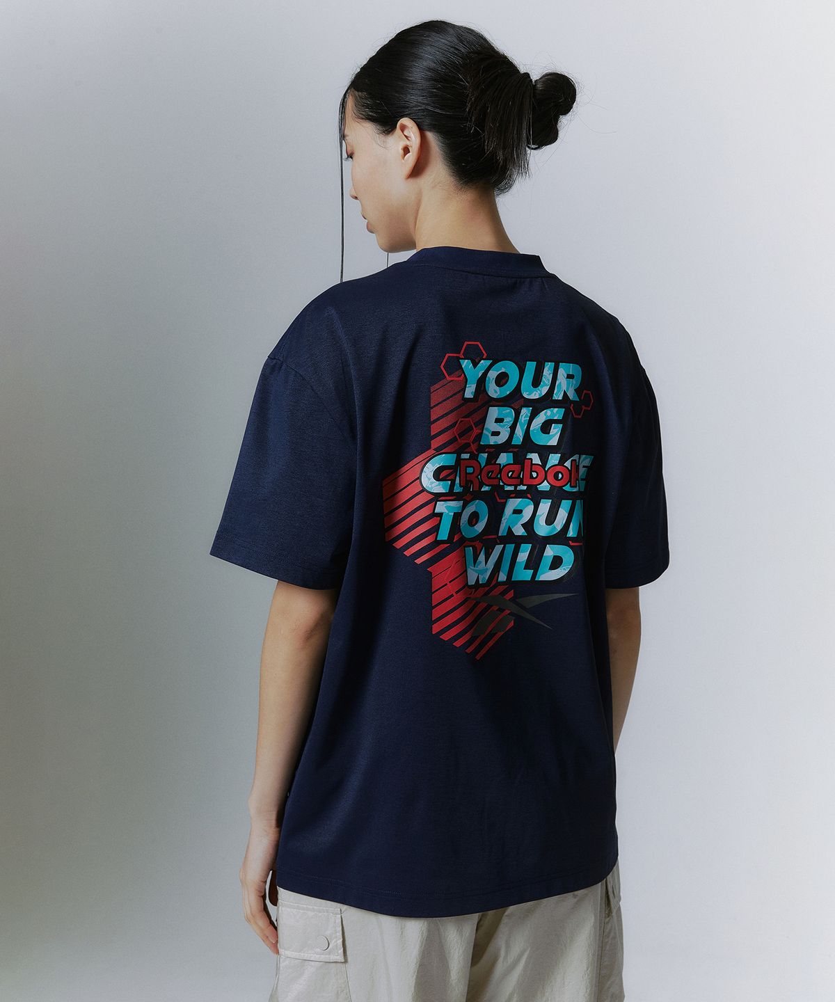 리복(REEBOK) WILD RUN 티셔츠 - 네이비