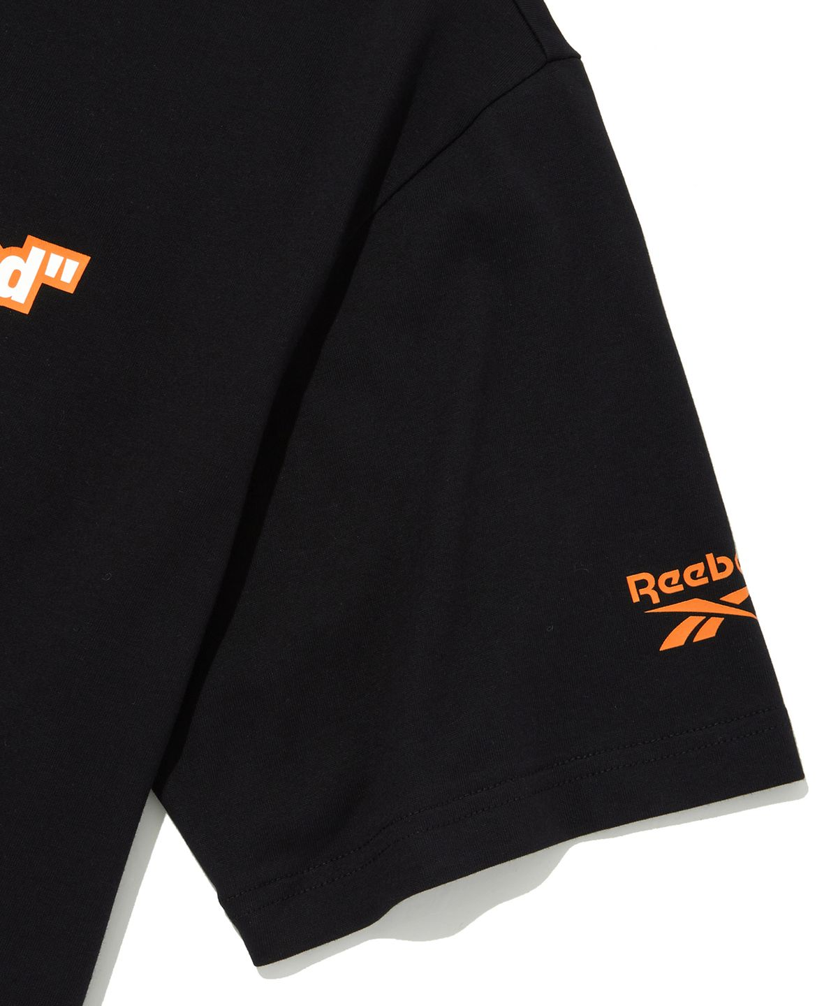 리복(REEBOK) TEAM SPORTS 그래픽 티셔츠 - 블랙