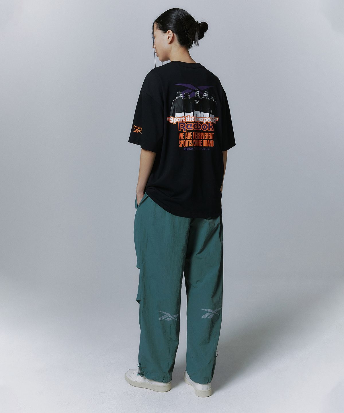 리복(REEBOK) TEAM SPORTS 그래픽 티셔츠 - 블랙