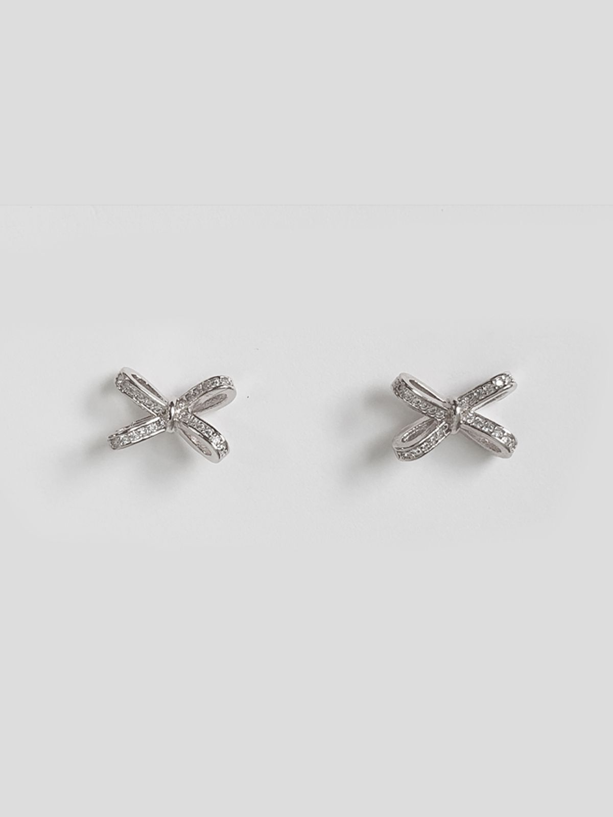 소수(SOSOO) Lora Cubic Ribbon Earring 로라 큐빅 리본 귀걸이