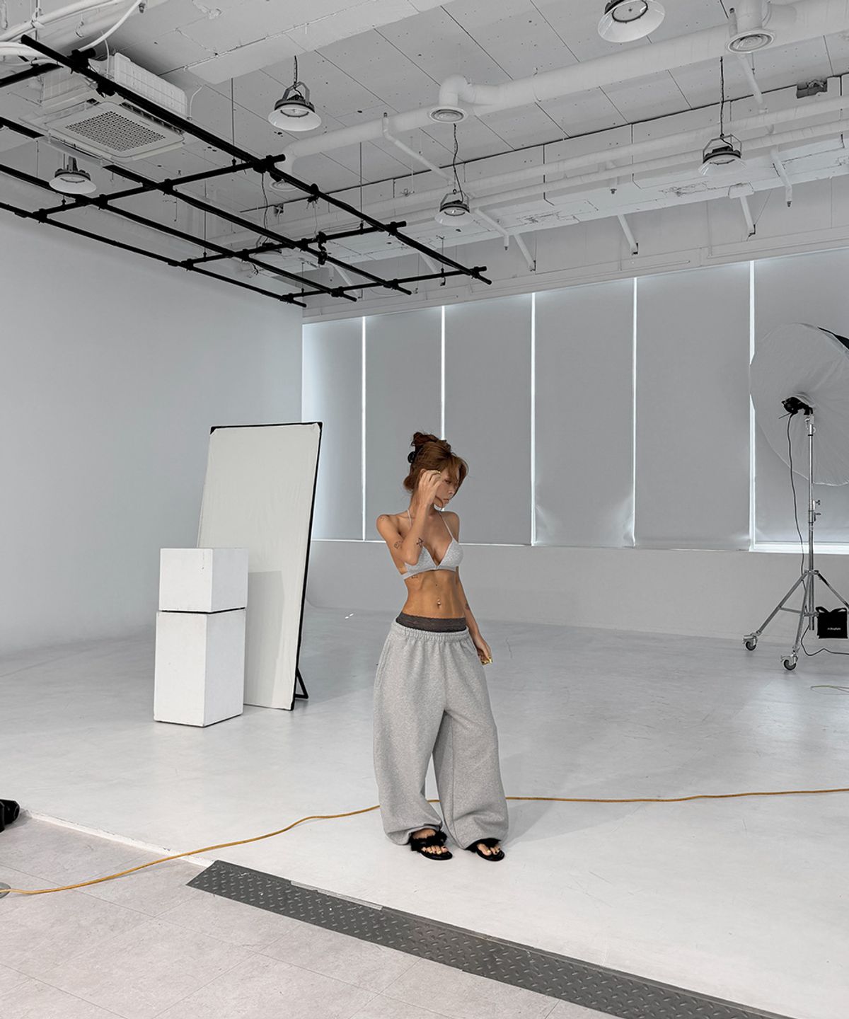 오도어(ODOR) Molly wide jogger in basic