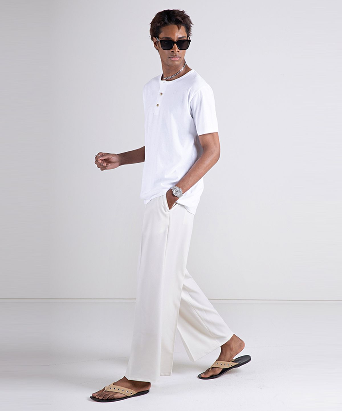 스트라이크(STRIKE) Roomy Breezy Relaxed Trousers (CREAM)