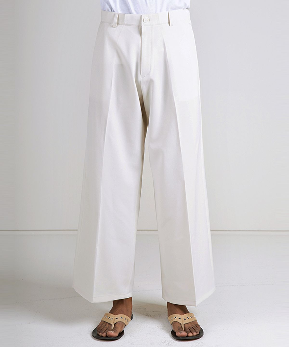 스트라이크(STRIKE) Roomy Breezy Relaxed Trousers (CREAM)