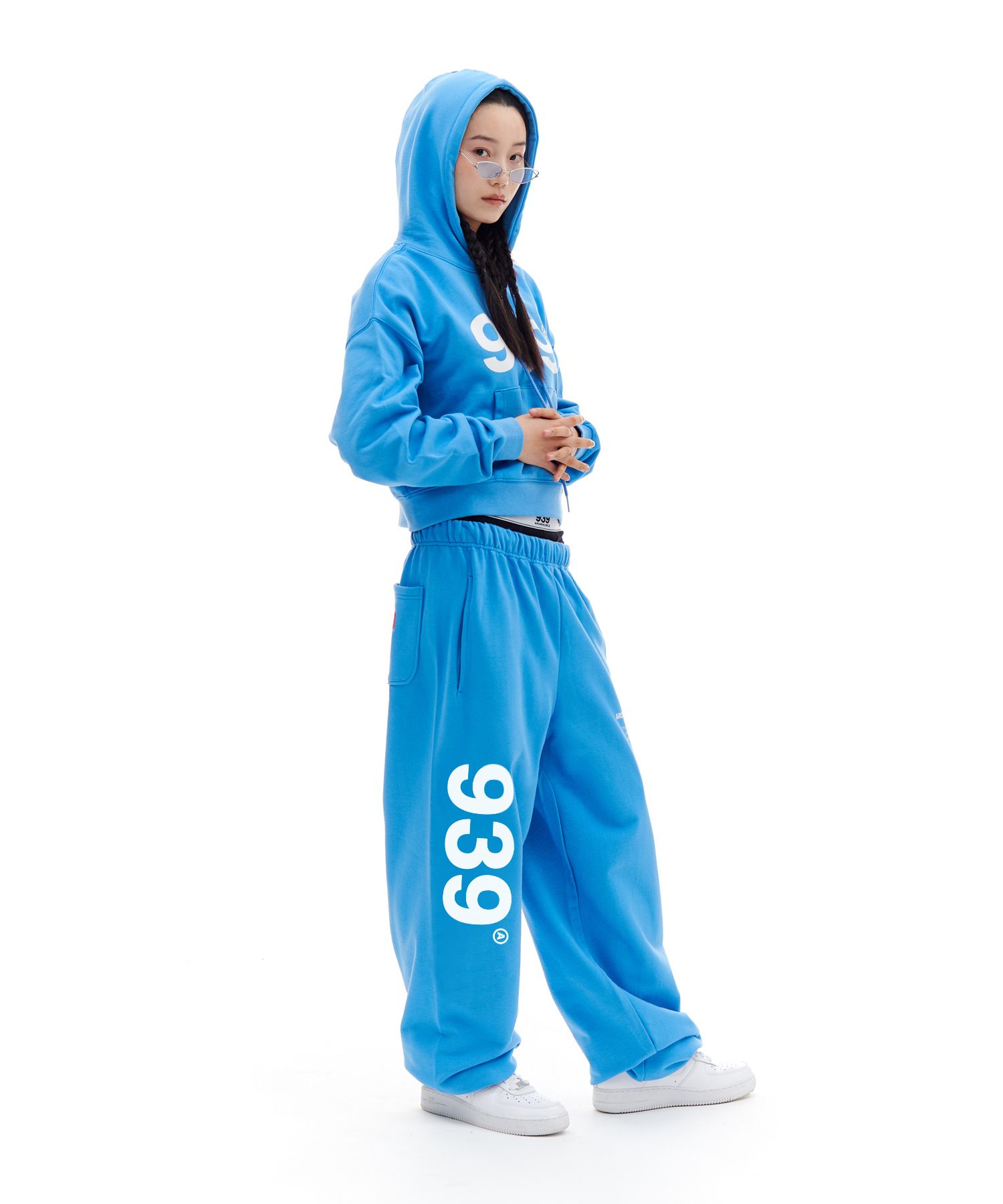 ◆ARCHIVE BOLD◆ 939 LOGO SWEAT PANTS SKY BLUE AB24SPSW001SB ARCHIVEBOLD] 939 LOGO SWEAT PANTS (SKY BLUE) – SellerWork