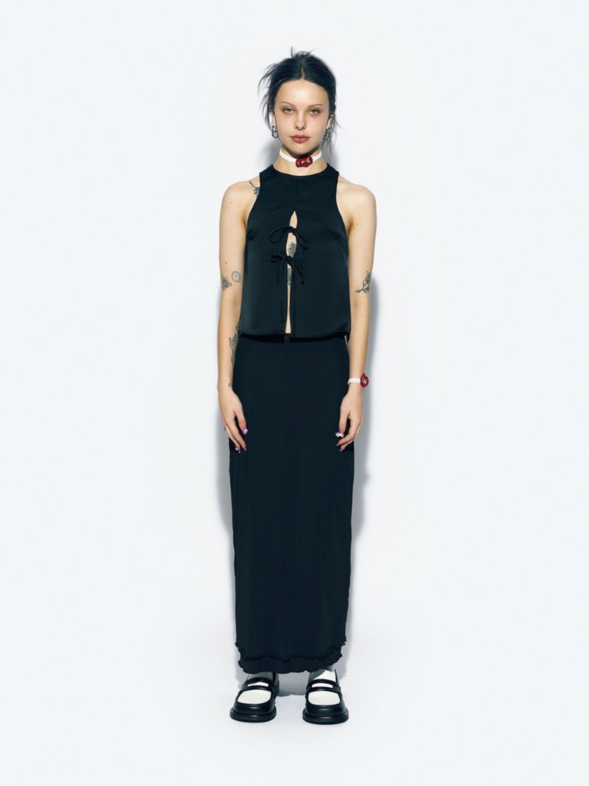 에즈이프 캘리(ASIF CALIE) RIBBON OPEN SLEEVELESS BLOUSE BLACK