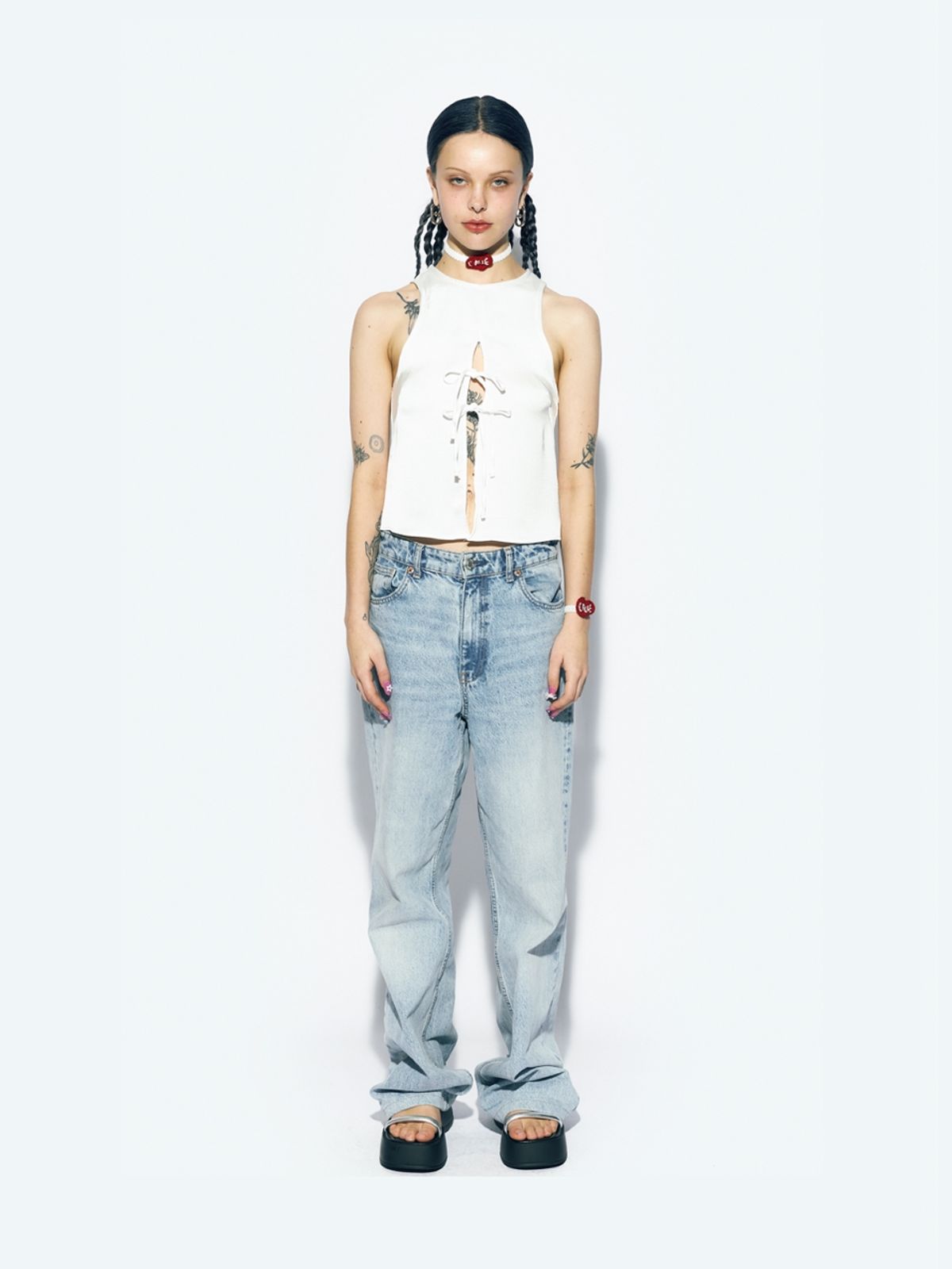 에즈이프 캘리(ASIF CALIE) RIBBON OPEN SLEEVELESS BLOUSE WHITE