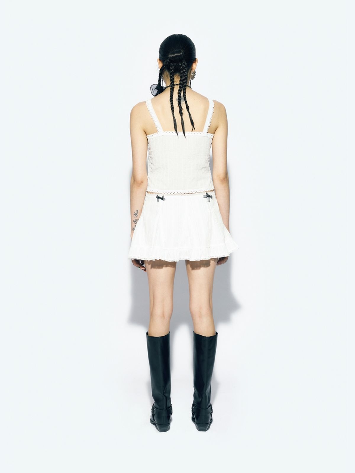 에즈이프 캘리(ASIF CALIE) LACE TRIM SLEEVELESS BLOUSE WHITE