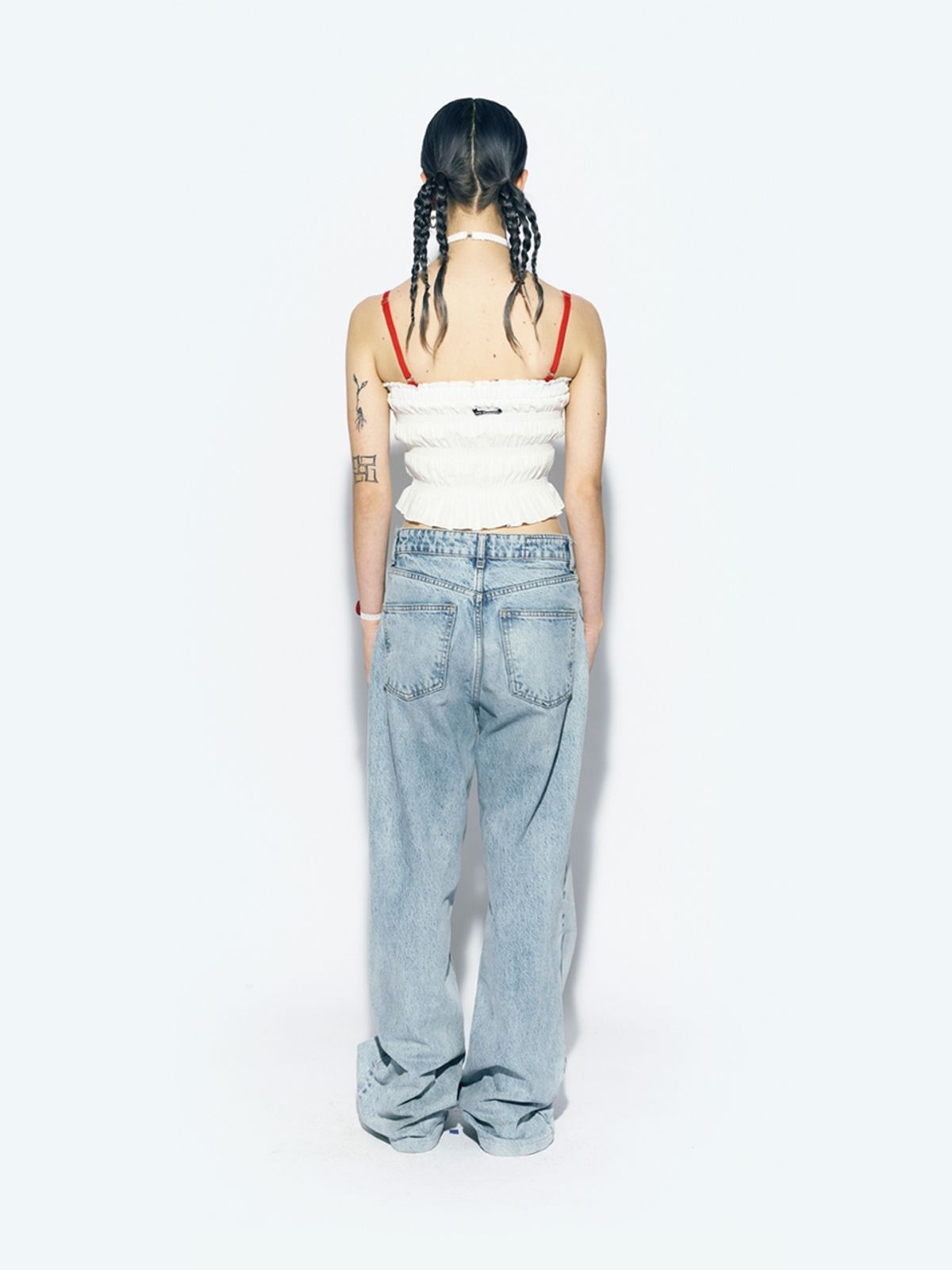 에즈이프 캘리(ASIF CALIE) FRILL SHIRRING TUBE TOP WHITE