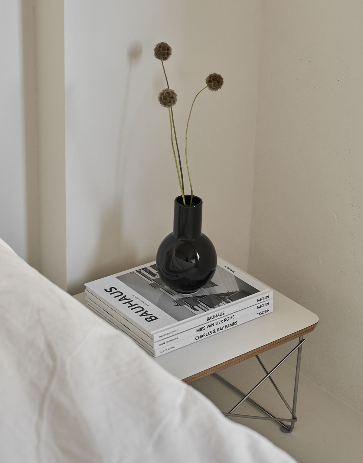 지비에이치 홈(GBH HOME) X NR CERAMICS VASE BLACK 화병