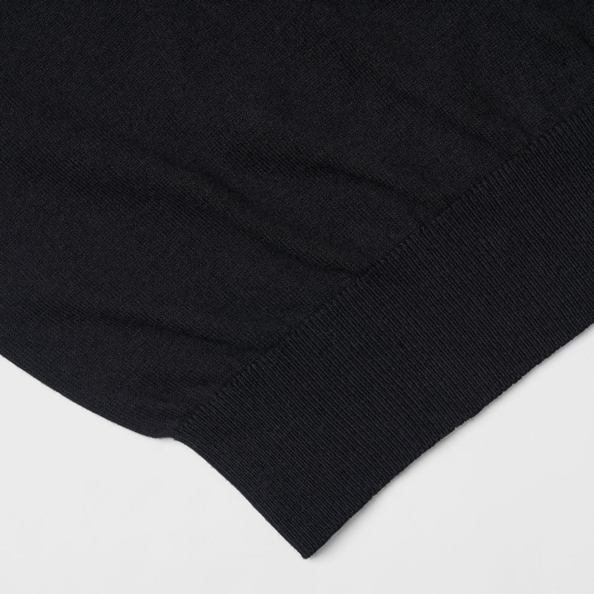베르노(VERNO) 24SS Essential open collar knit Black