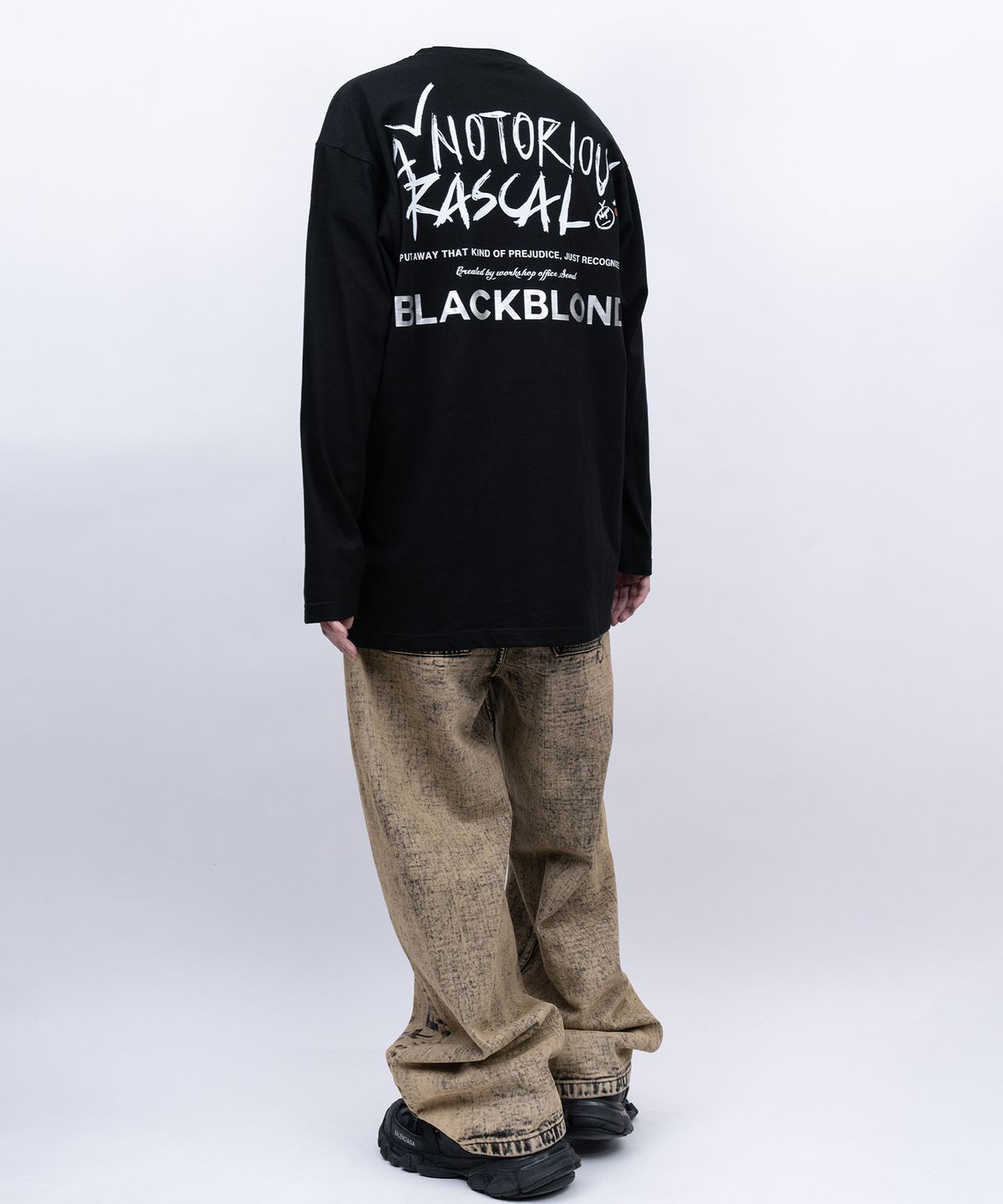 블랙블론드(BLACKBLOND) 비비디 레스컬 긴팔티 (블랙)