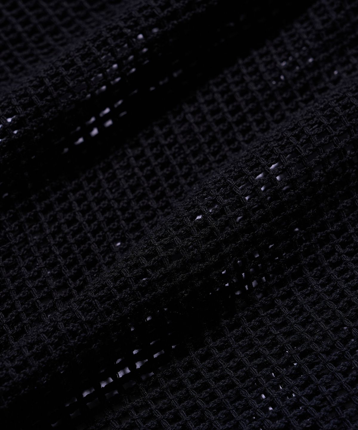 브라운브레스(BROWNBREATH) SQUARE MESH SLEEVELESS - BLACK