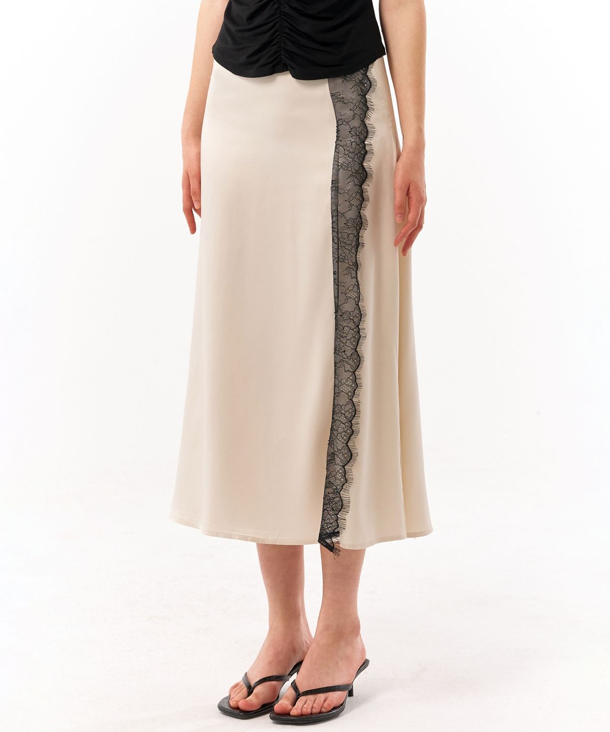 레트흐드레뚜왈(LETTRE DE LE TOILE) Elodie lace front-slit skirt (cream white)