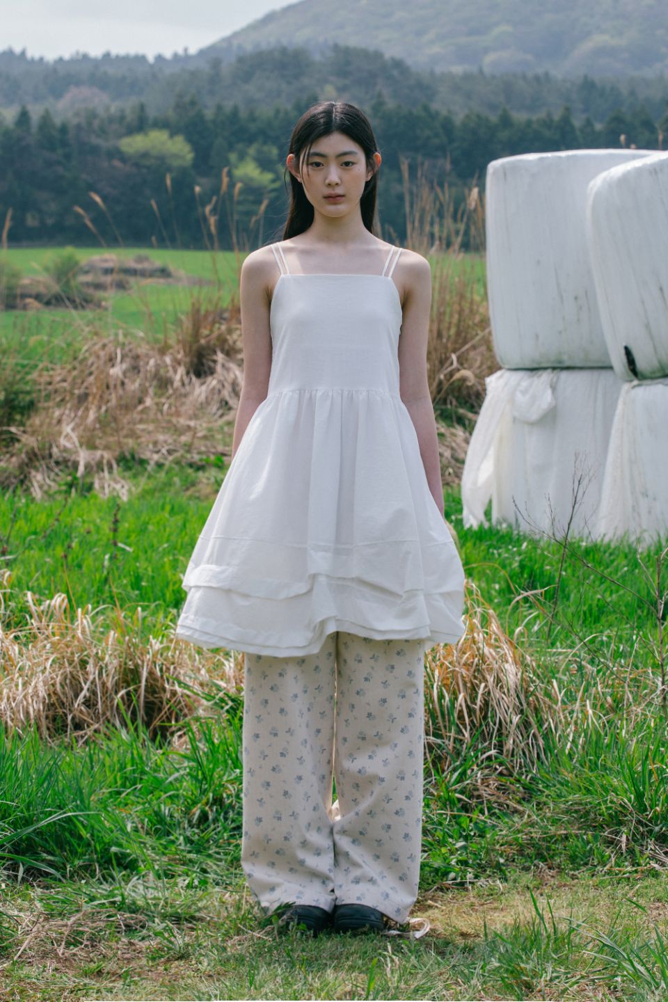 MUSINSA公式 | OHESHIO FLORAL CARPENTER PANTS, CREAM