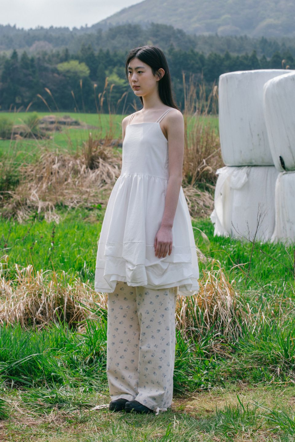 MUSINSA公式 | OHESHIO FLORAL CARPENTER PANTS, CREAM