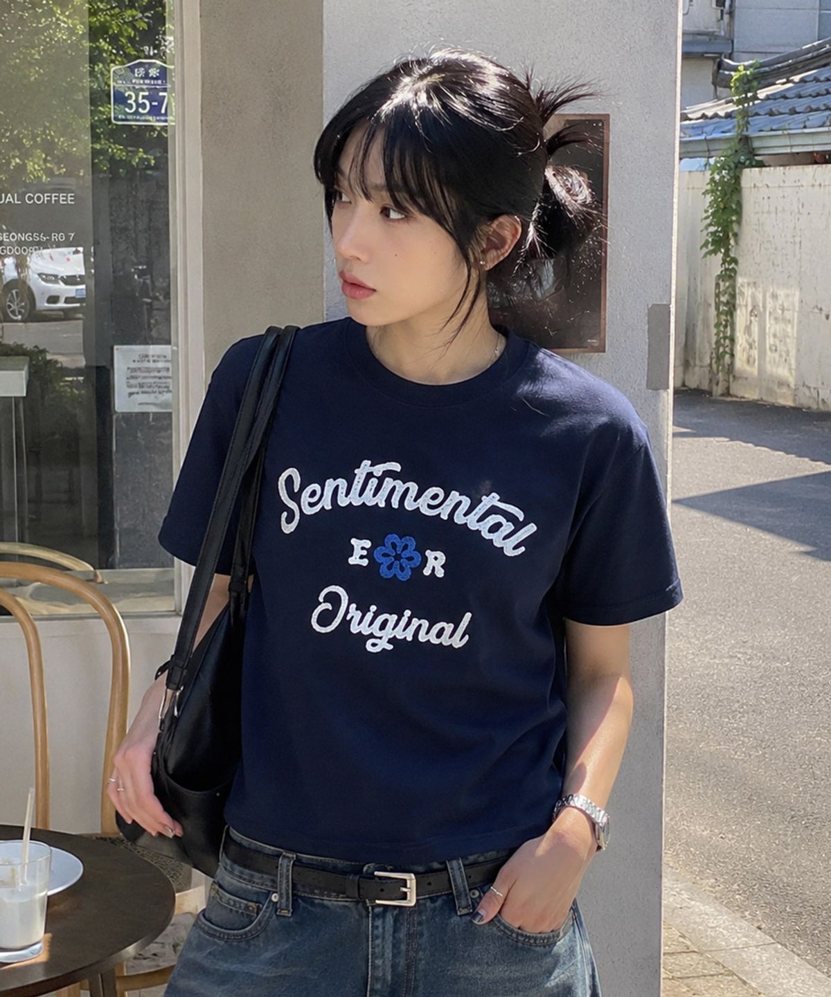 이코르(ECORR) [UNISEX] 클로버 자수 반팔 티셔츠_네이비