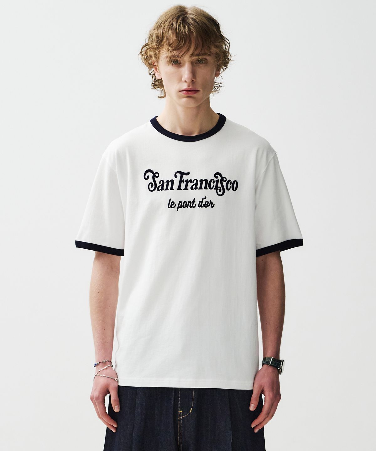 이코르(ECORR) [UNISEX] 클래식 시티 링거티셔츠_화이트