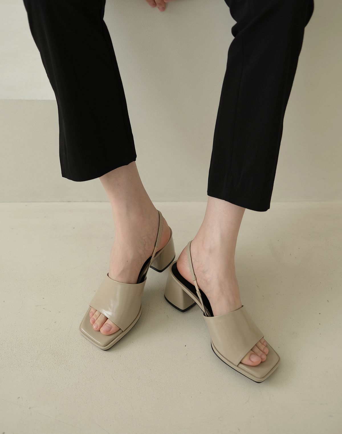 오아이 페인티드(OI PAINTED) Sandal_ Nika  OSS258 (2colors)