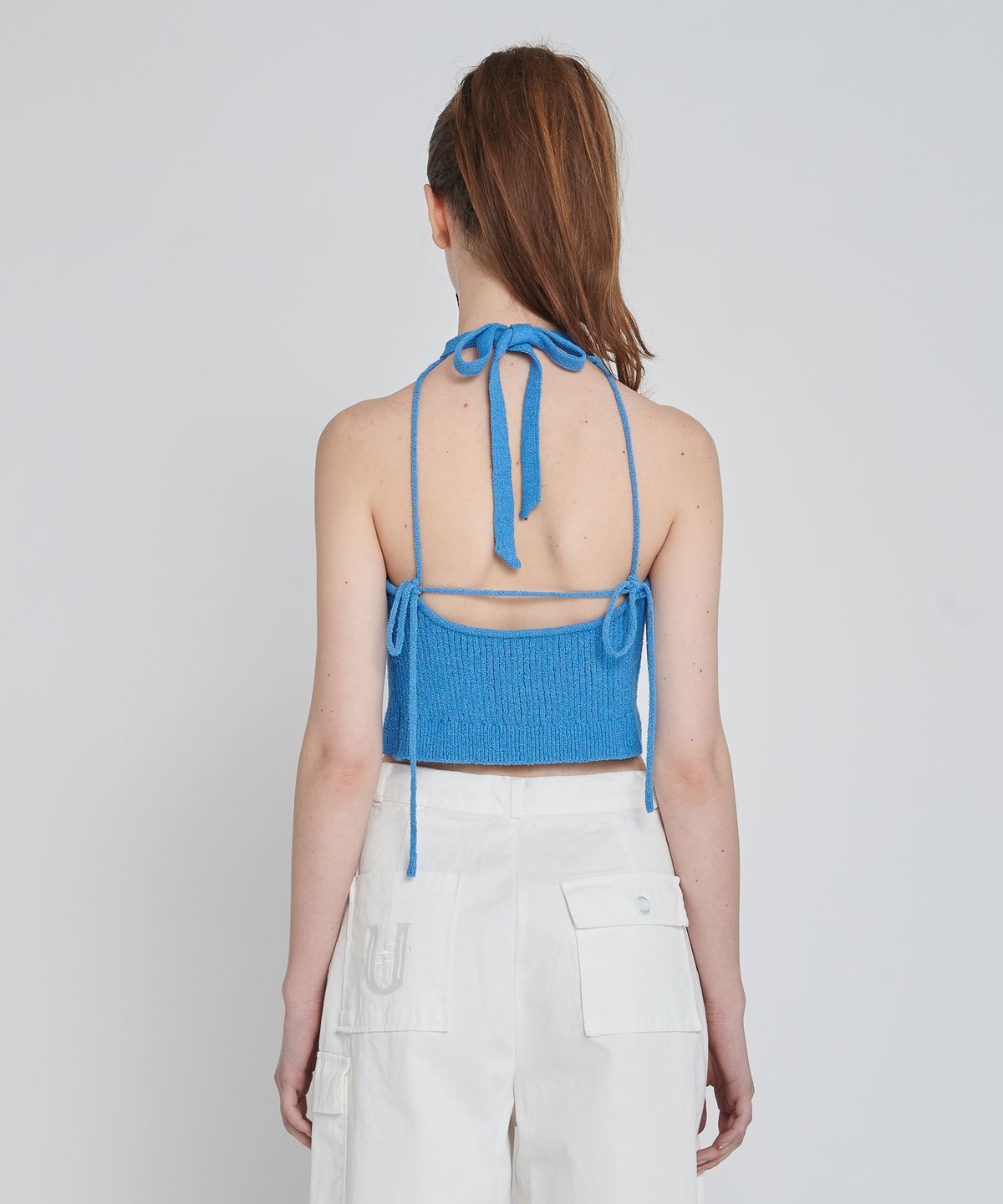 언유주얼 노말(UNUSUALNORMAL) BOOKLE HALTER KNIT TOP_BLUE