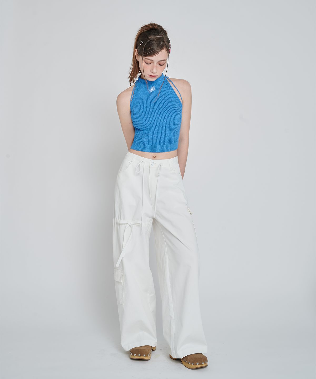 언유주얼 노말(UNUSUALNORMAL) BOOKLE HALTER KNIT TOP_BLUE