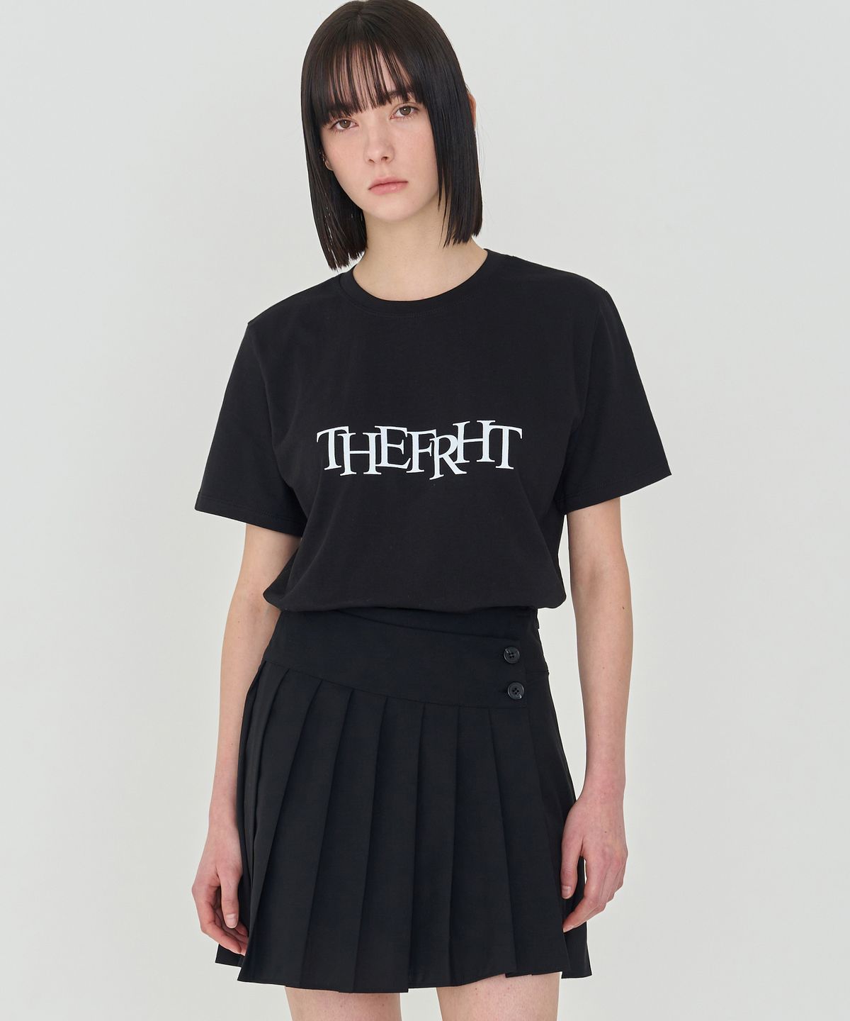 프라이하잇(THEFRHT) 클래식 로고 티셔츠 (블랙)