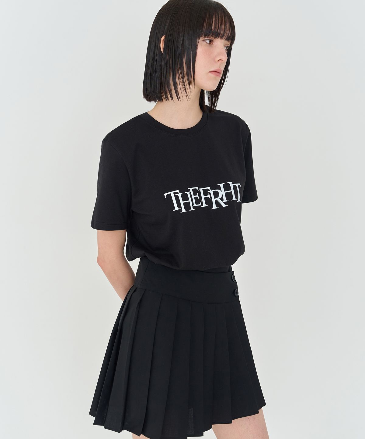 프라이하잇(THEFRHT) 클래식 로고 티셔츠 (블랙)