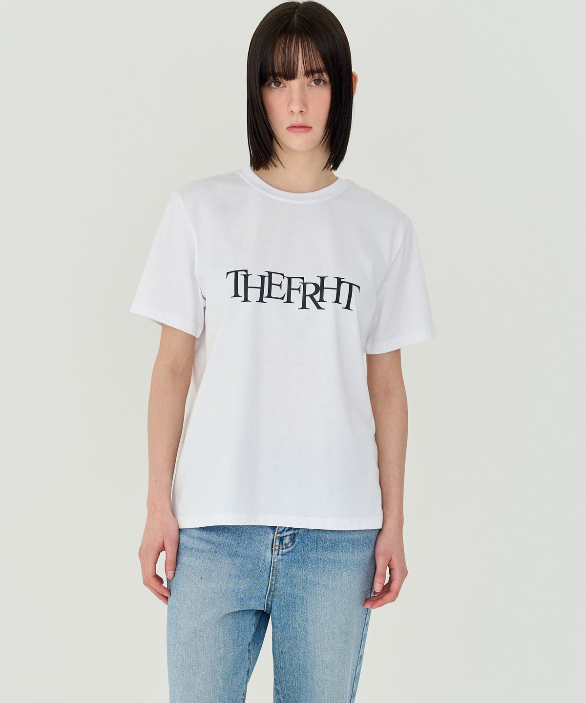 프라이하잇(THEFRHT) 클래식 로고 티셔츠 (화이트)
