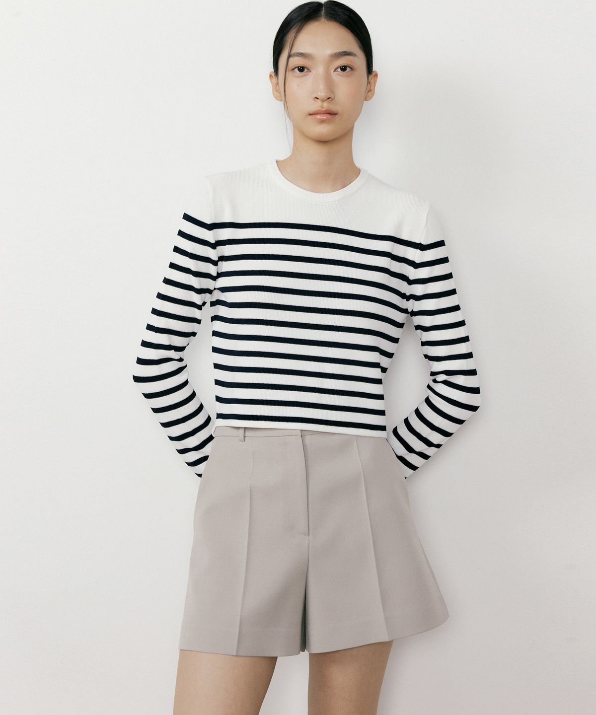 오떼뜨(OCTETTE) MARIN UNBALANCE CROP KNIT
