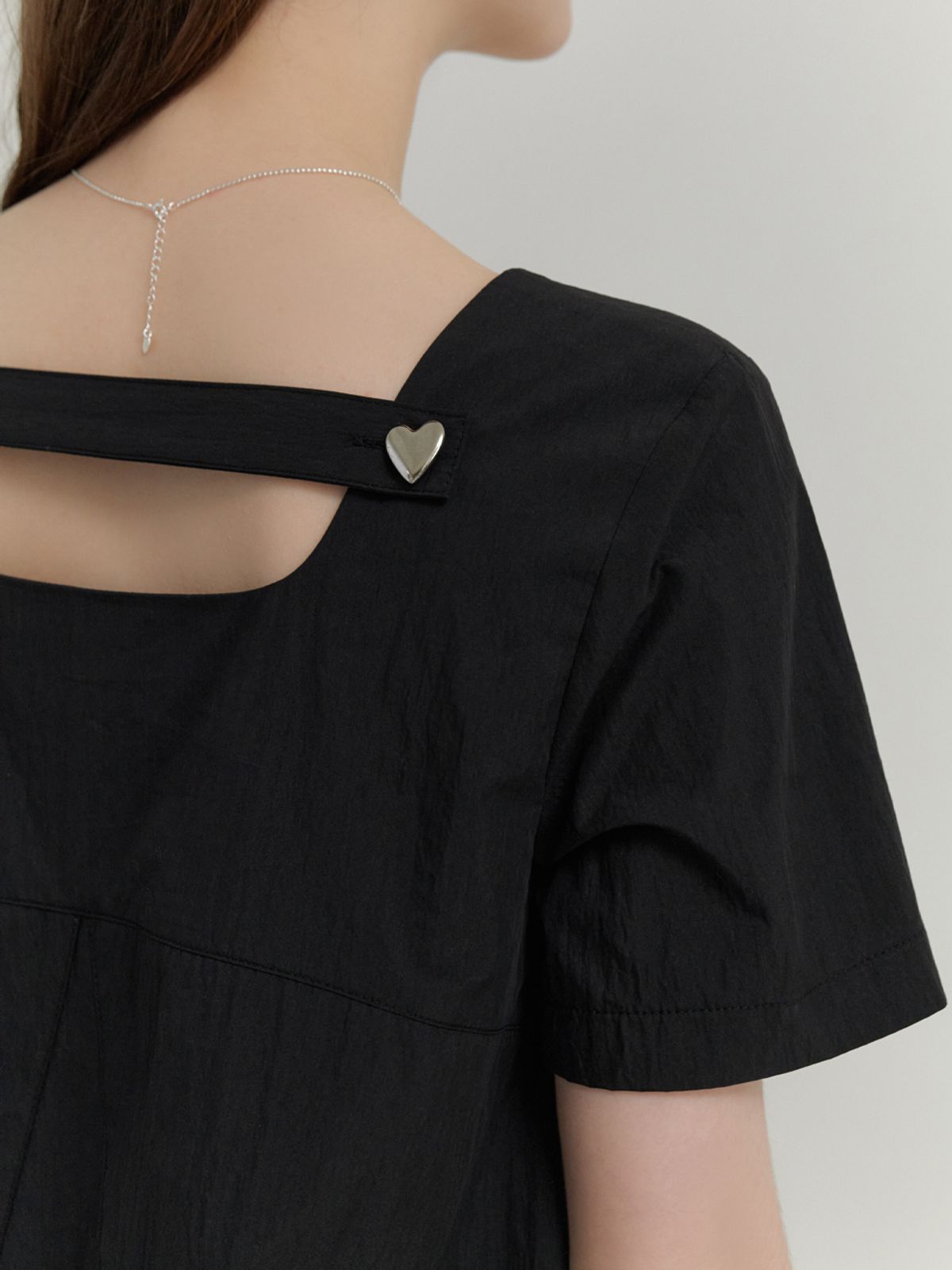 리엘(RE L) Heart button mini dress (black)