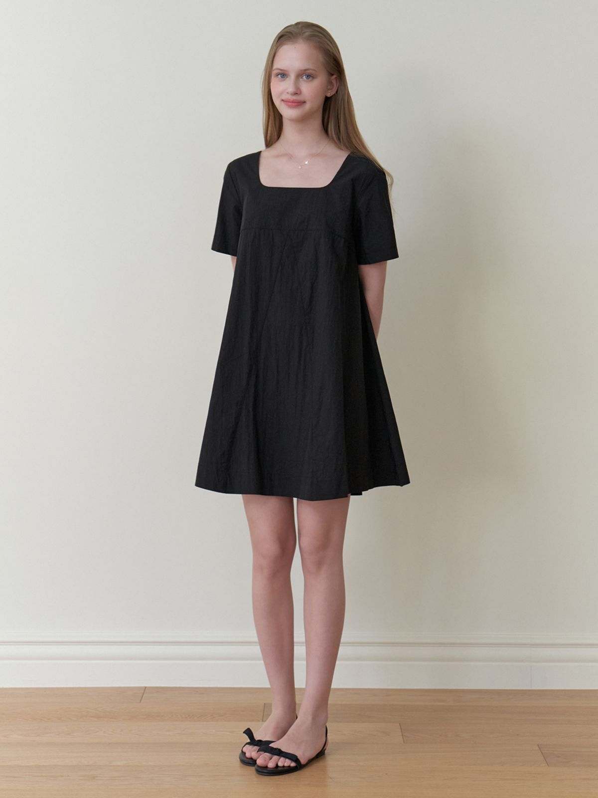 리엘(RE L) Heart button mini dress (black)
