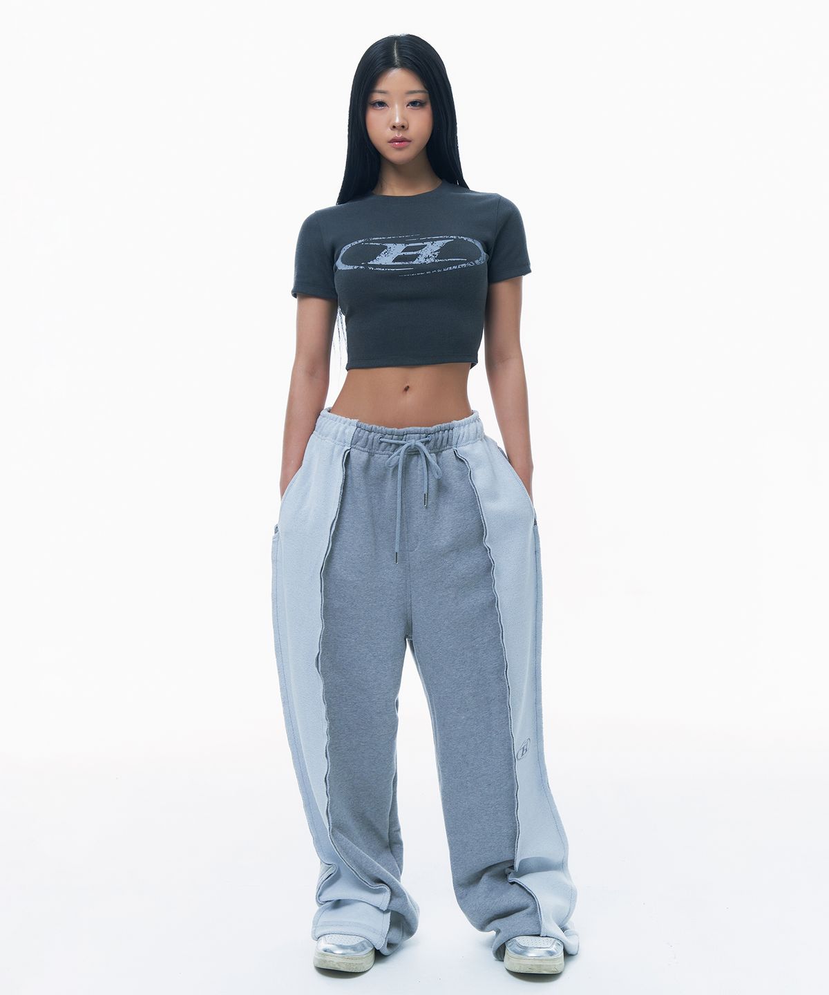 본투윈(BORN TO WIN) CRACK B PIGMENT CROP T-SHIRTS [CHARCOAL]