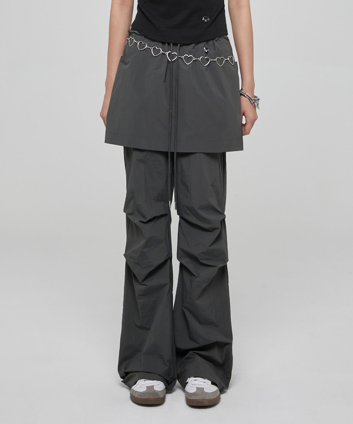 라라폭스(LALAFOX) LYLON SKIRT LAYERED TRACK PANTS CHARCOAL BQ2WP021